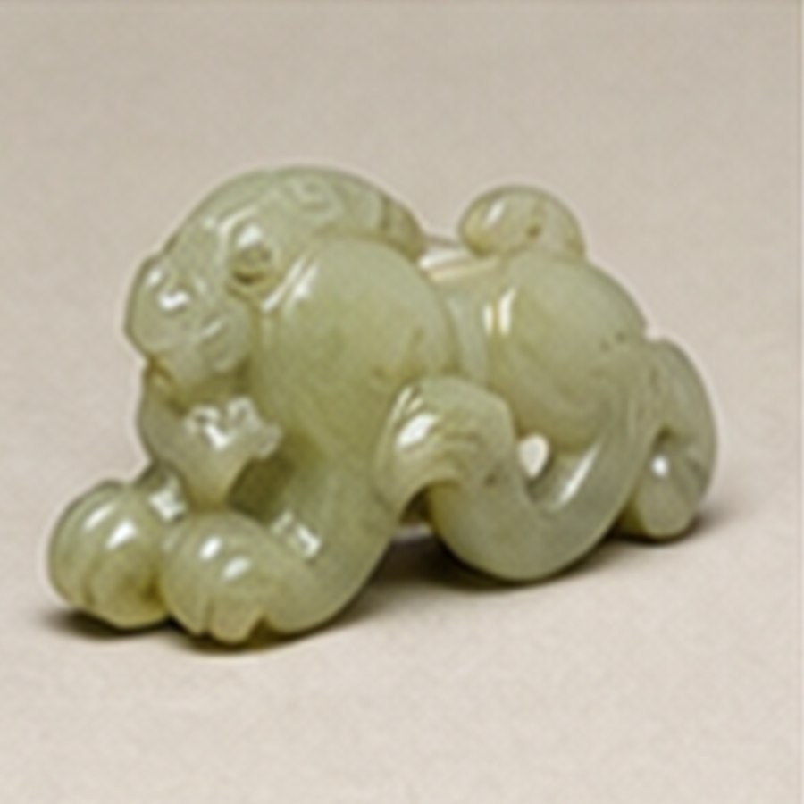 旧藏白玉童子把件 · 色泽温润